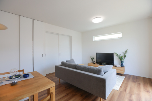 ドア・ドア枠・巾木の色選び完全解説の画像