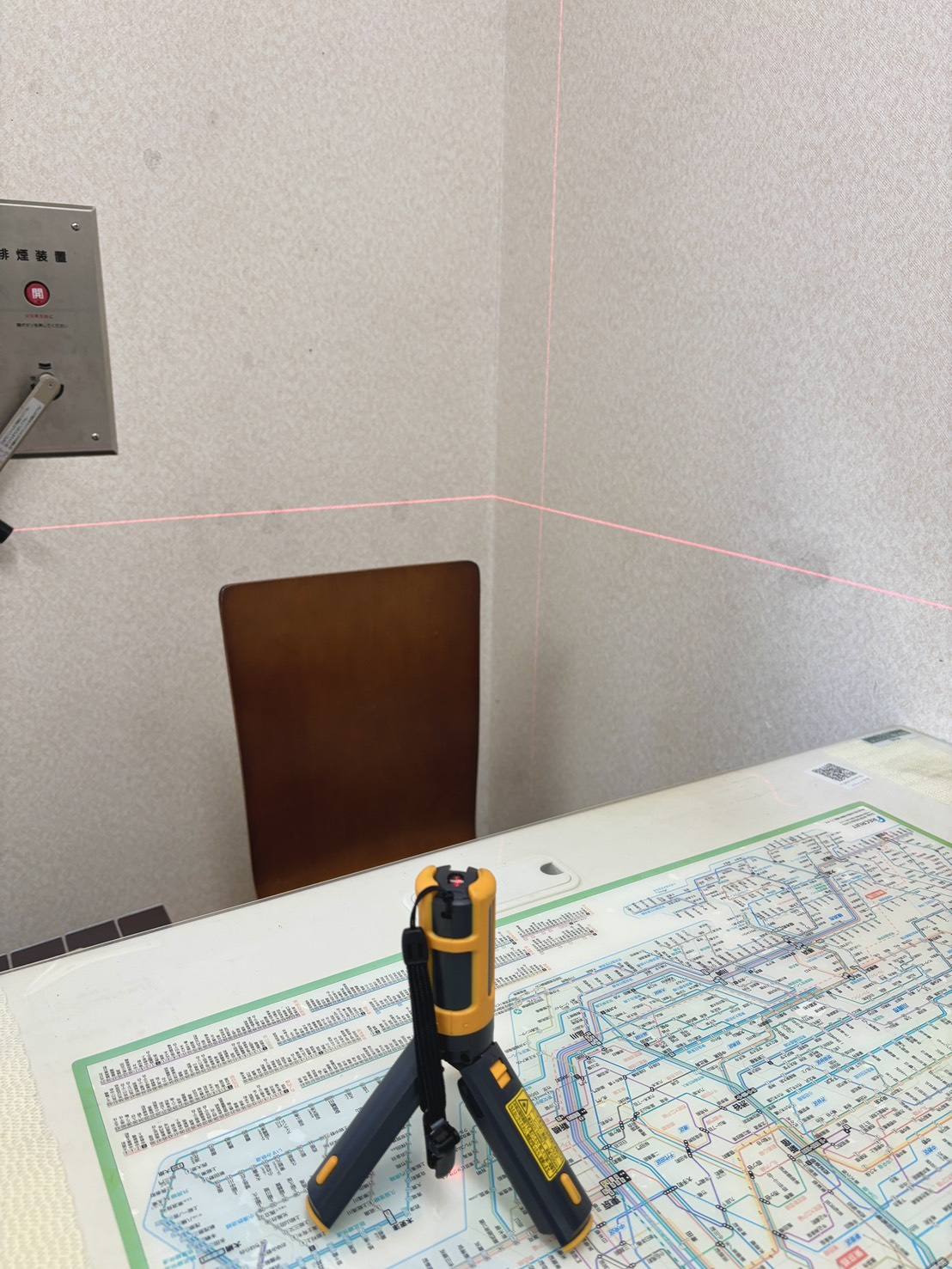 一戸建て売却前におすすめ｜水平器を使用して簡易チェックの画像