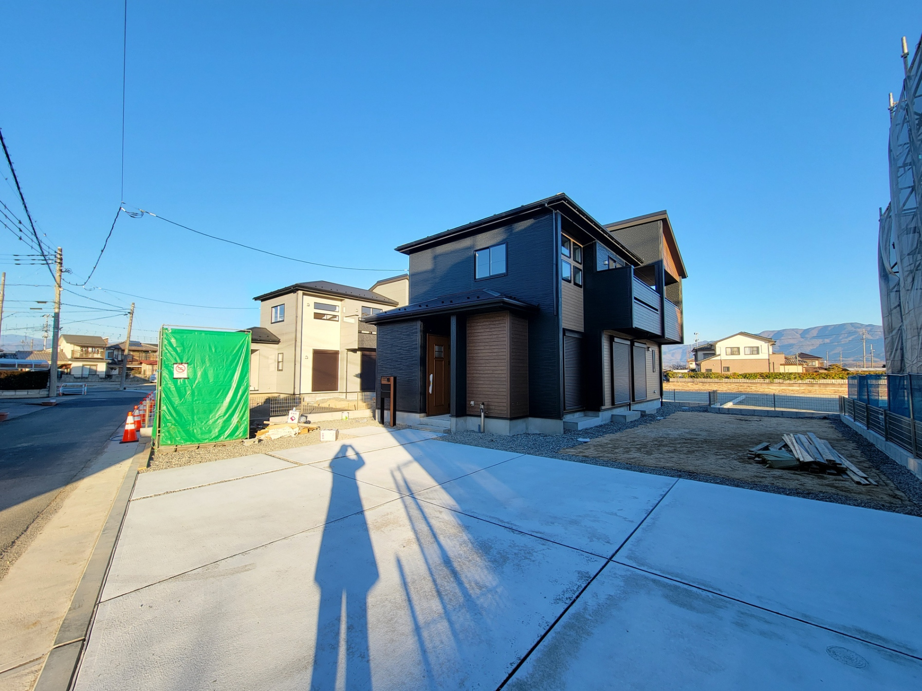 中央市西花輪｜オール電化新築〈全2棟〉完成間近 車3台並列の...の画像