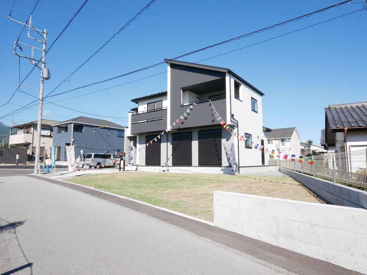 南アルプス市下宮地の新築戸建｜眺望と3か所のWICが魅力の新...の画像