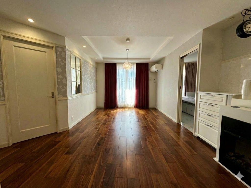 こだわりのインテリアに注目！リノベ済み3LDK【ペット可】【...の画像