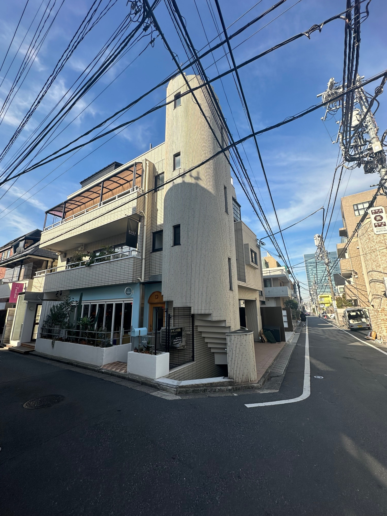 表参道・神宮前エリアの希少な美容室可能物件！ティアラビルB1...の画像