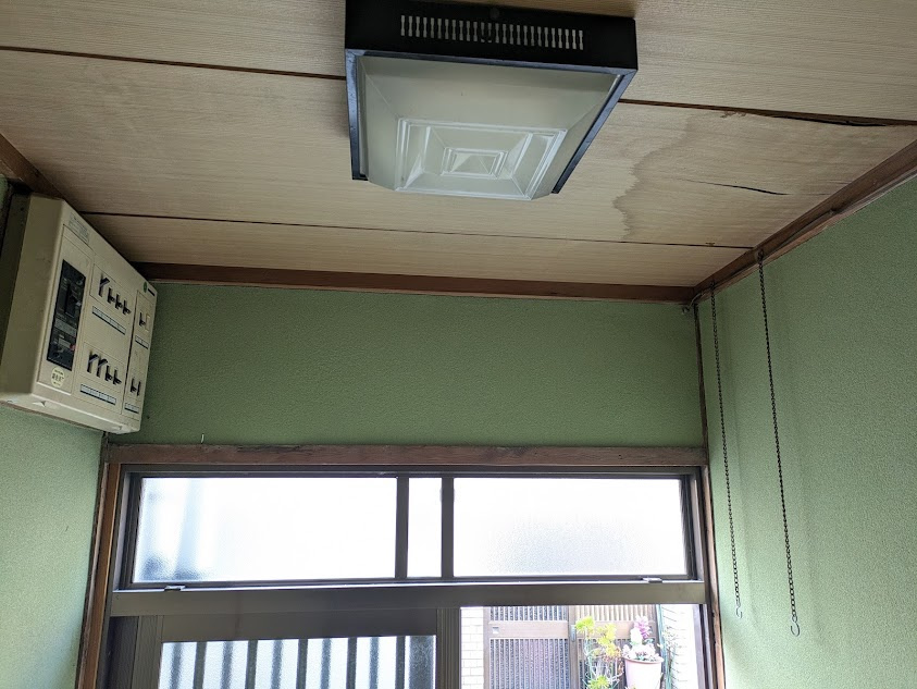 相続した長屋で近隣から苦情が増加中？雨漏り発生時の対応手順を...の画像
