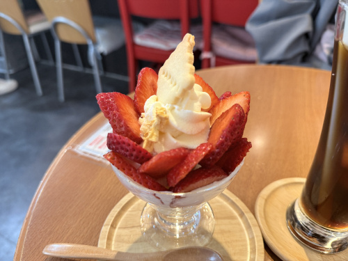 天然木とTOMOに滋賀ぶらり旅【丸二果実店・あまおういちごパ...の画像