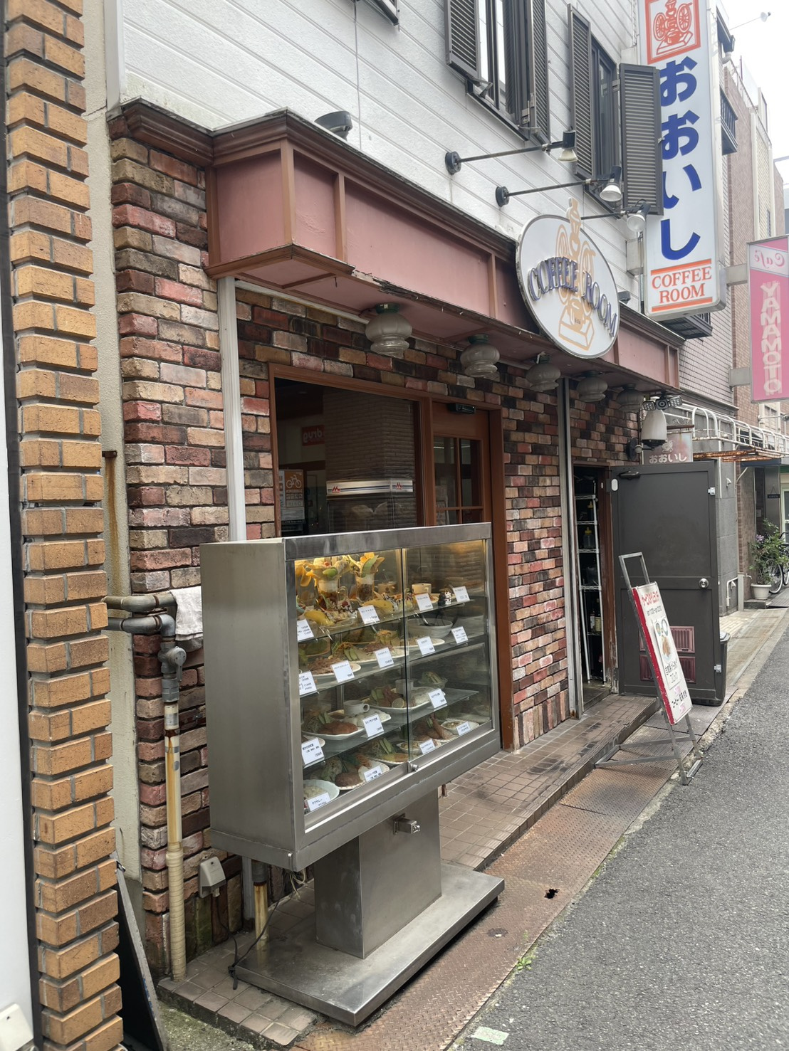 【大石駅すぐ】昔ながらの喫茶店でこのボリューム。唐揚げ定食が...の画像