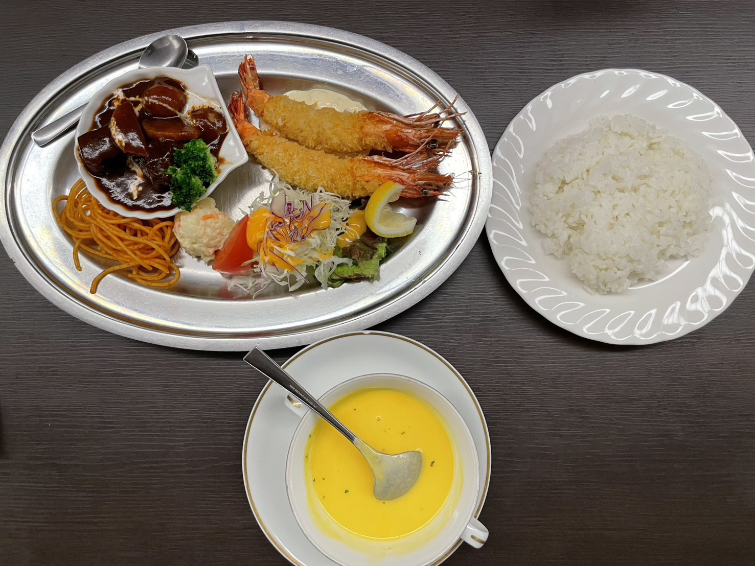 【神戸・御影】御影公会堂食堂の名物オムライスとAコースランチ...の画像