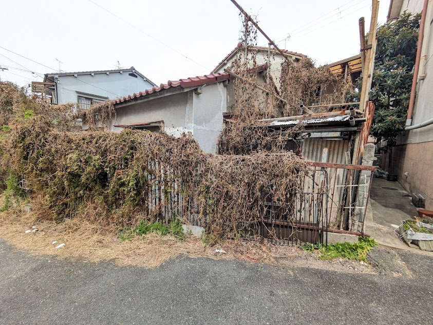 大阪の再建築不可物件は建替え可能性あり？通路状接道から建替え...の画像
