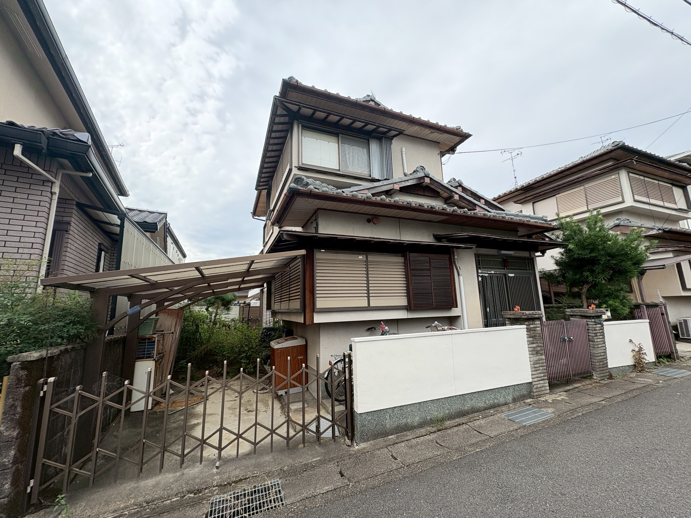 古い実家を相続したらどうする？解体して売るか、古家付きで売る...の画像