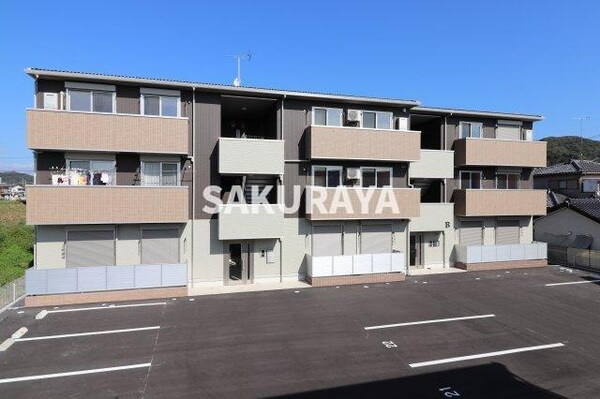 宮北町の窓辺、2LDKに光が差す朝の画像