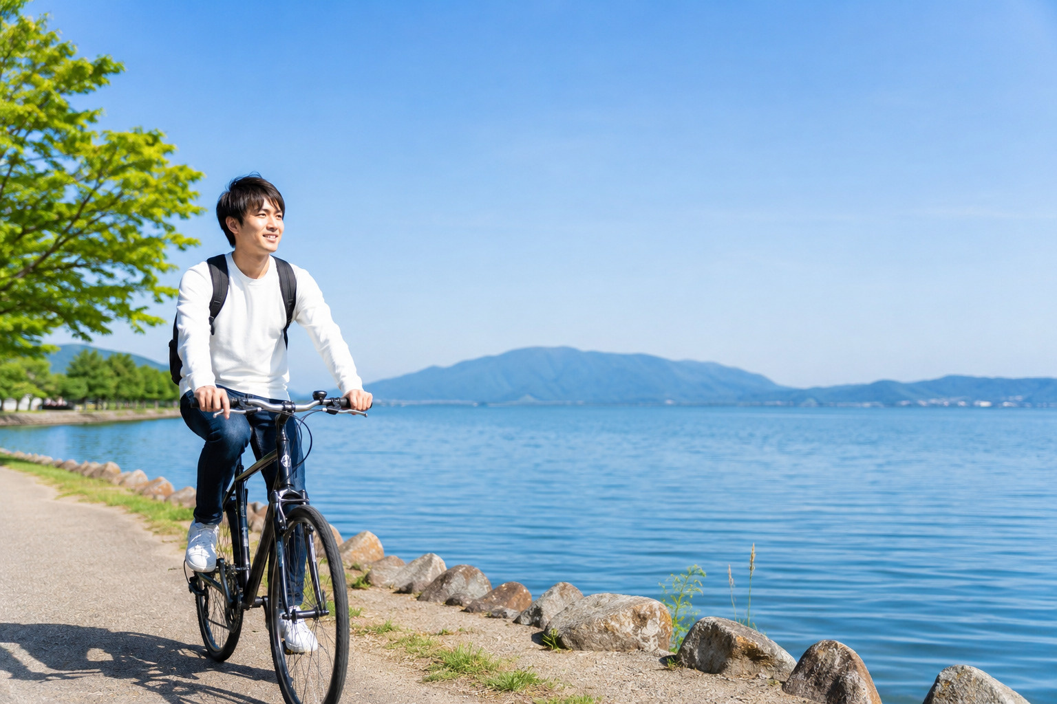 今日はサイクリングの日 滋賀県ビワイチで感じる風とびわ湖の物...の画像