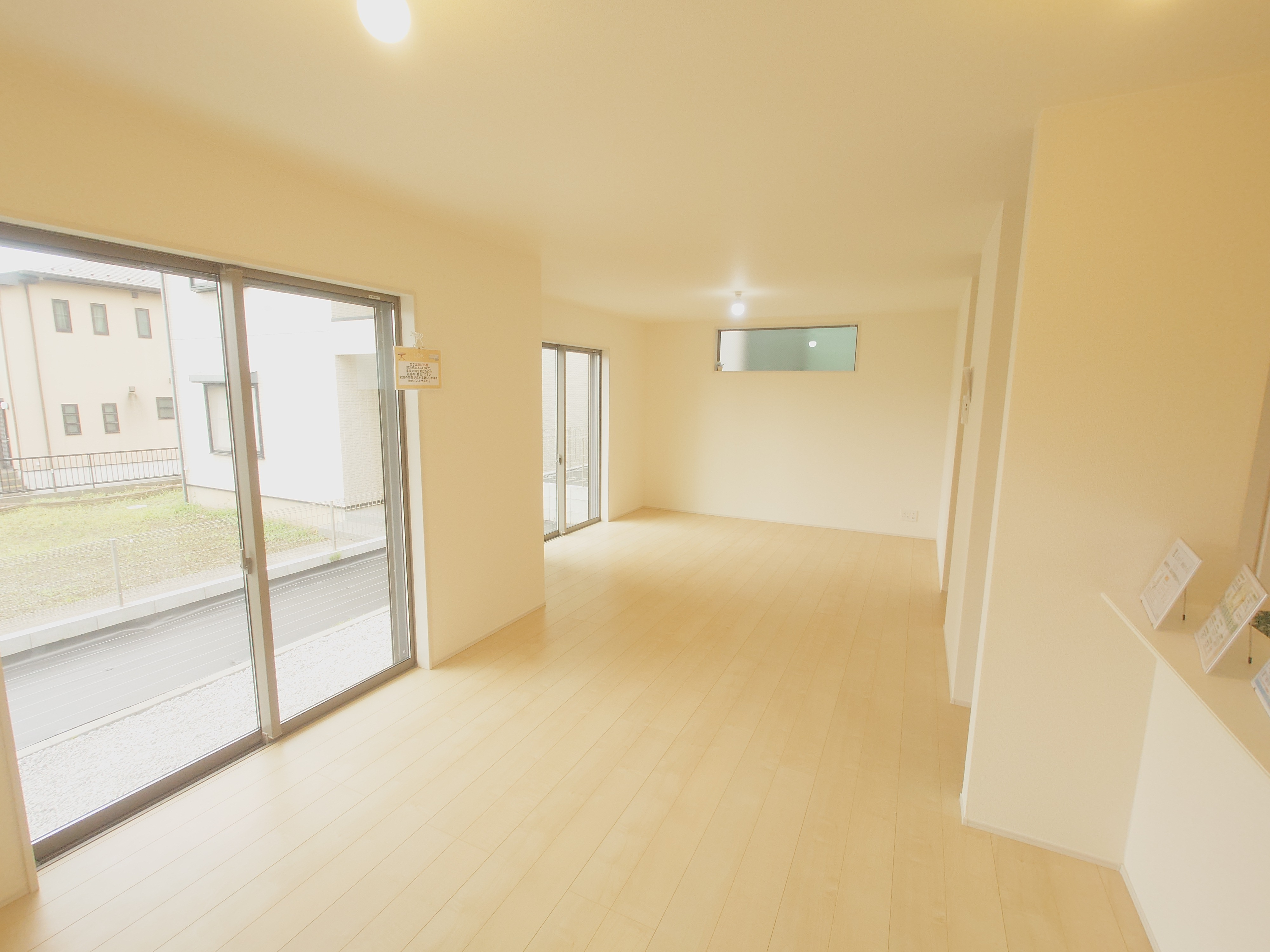 伊勢原市上粕屋の新築戸建て｜20帖超LDK＆広いお庭が魅力の...の画像