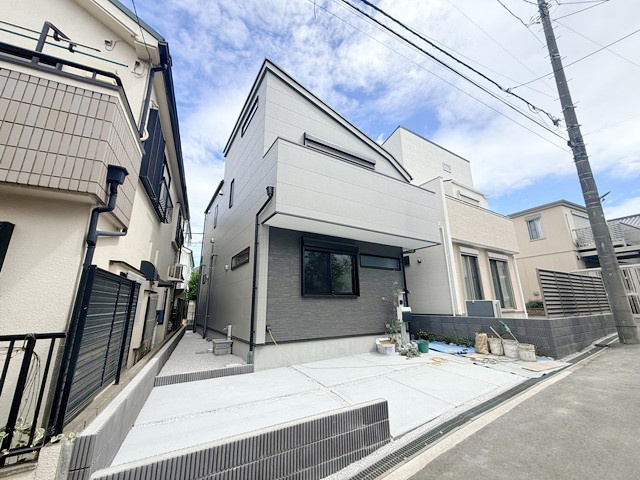 家族の時間を心地よく包む、洗練されたモダンハウス【西東京市】...の画像