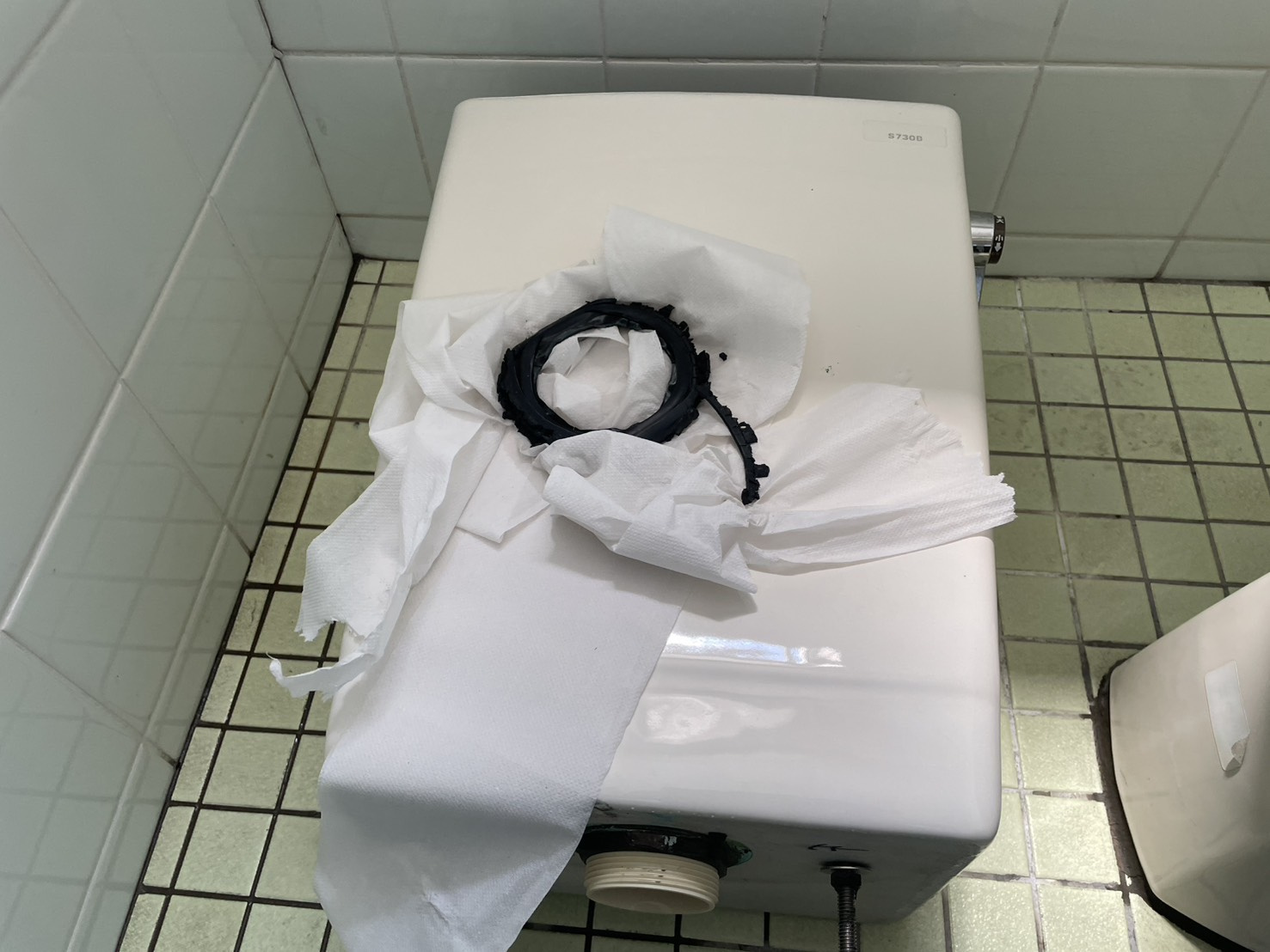 【奈良市】買取物件のトイレ修理を行いました！の画像