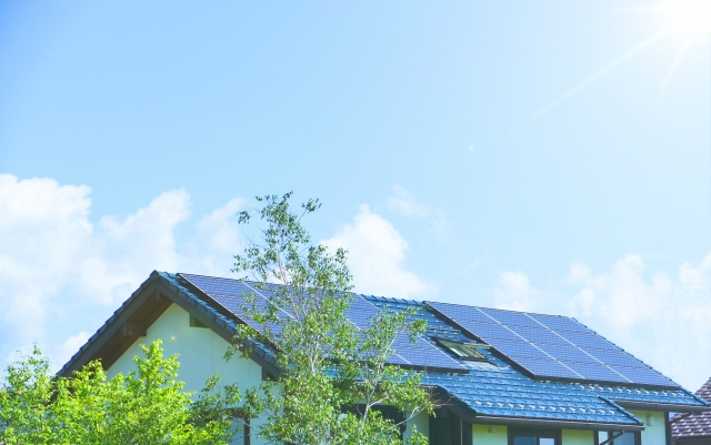 太陽光と蓄電池をセット導入するメリットは？電気代対策と災害時...の画像