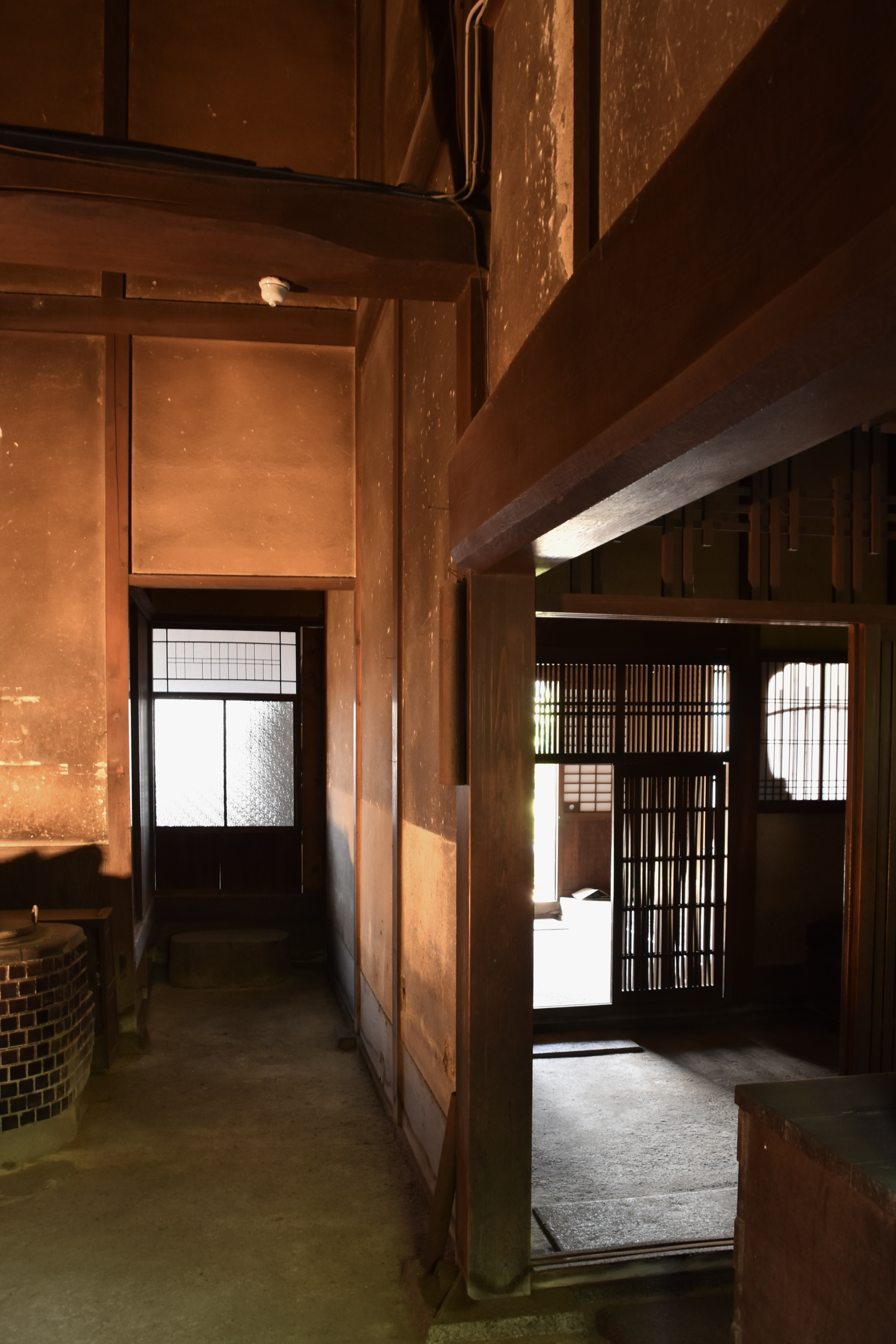 Layered Artistry: The Silent B...の画像