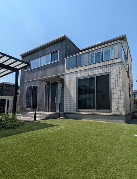中央市中楯 セキスイハイム施工の2018年築中古戸建｜太陽光...の画像