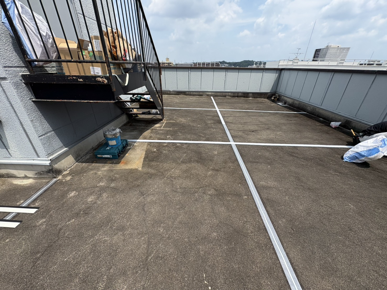 宝泉ビル｜屋上防水工事の施工風景をご紹介♪の画像
