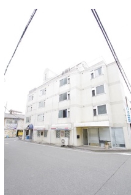 塚本エリア！角地1階路面店舗！BAR居抜き約13坪！業種相談...の画像