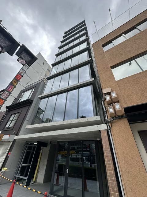 極１等地！福島駅前！なにわ筋面する新築デザイナーズビル１階路...の画像
