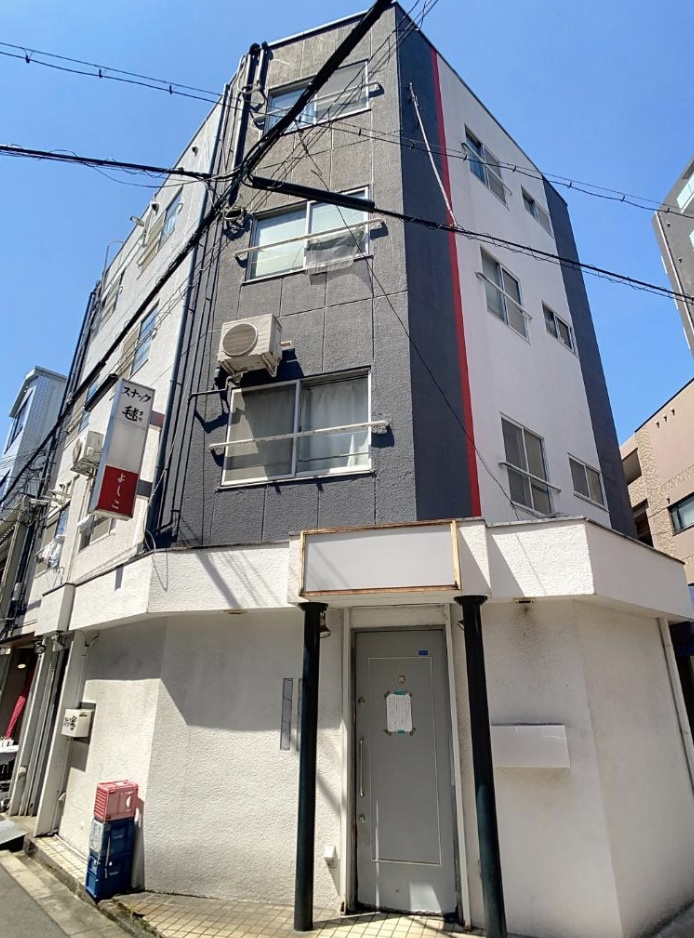 新福島駅２分！メインストリート角地１階路面店舗！スナック居抜...の画像