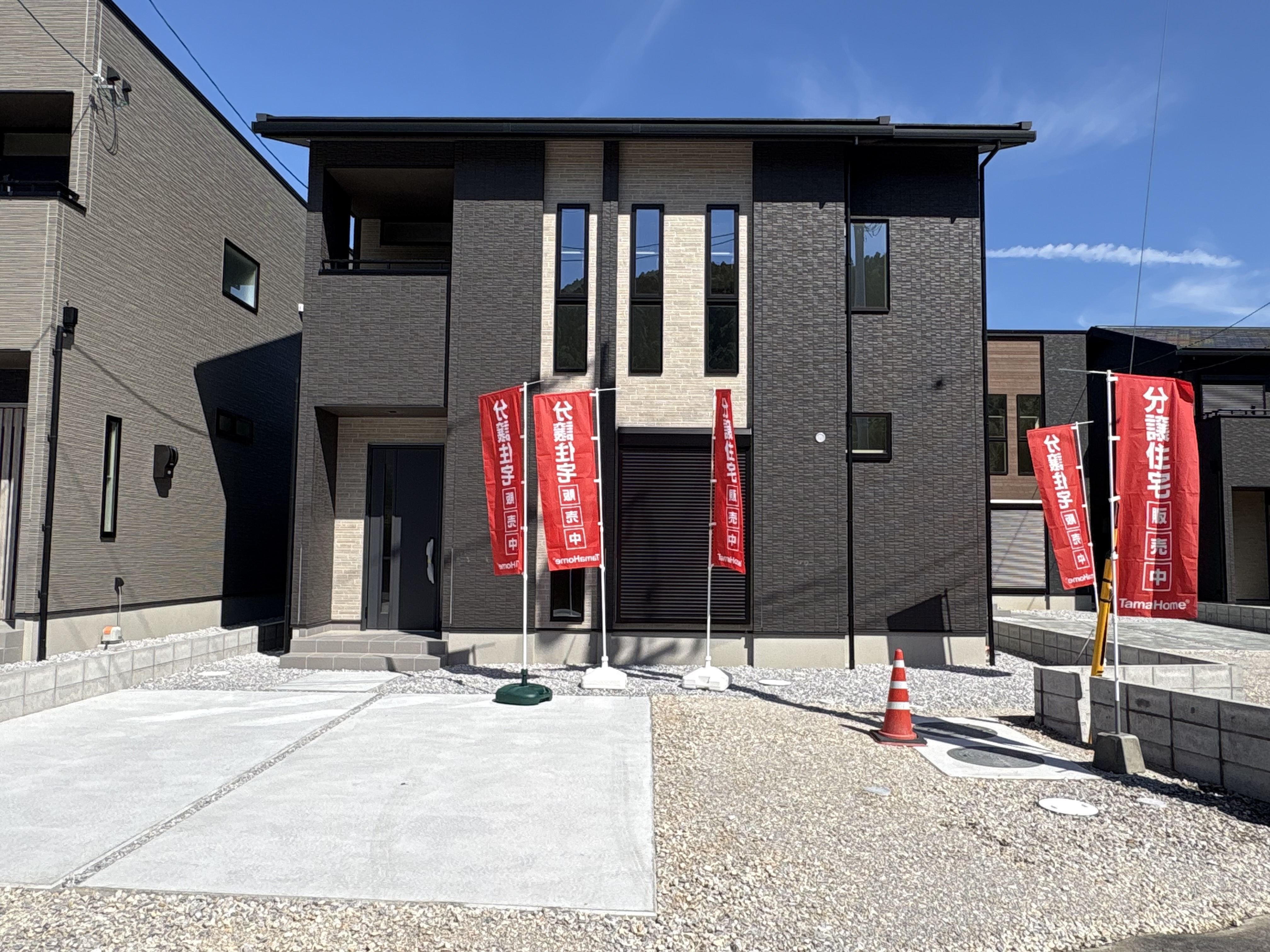 【新築建売】高知市介良乙1～3号地　敷地広々で最大6台以上駐...の画像