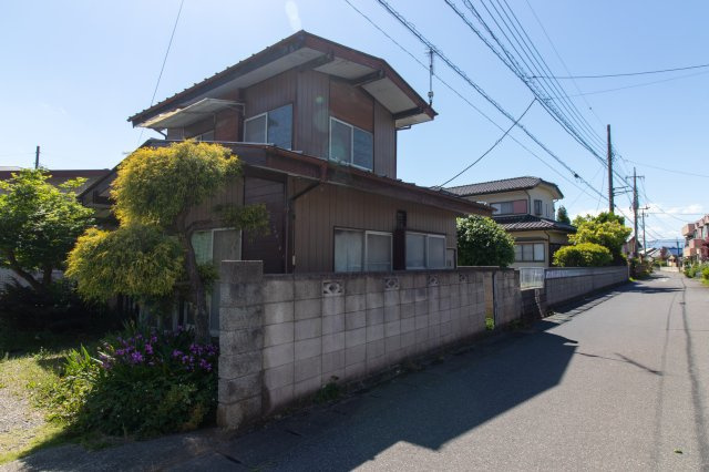 小俣駅まで歩10分、部屋は4つ。広い土地のある小俣町の一戸建...の画像