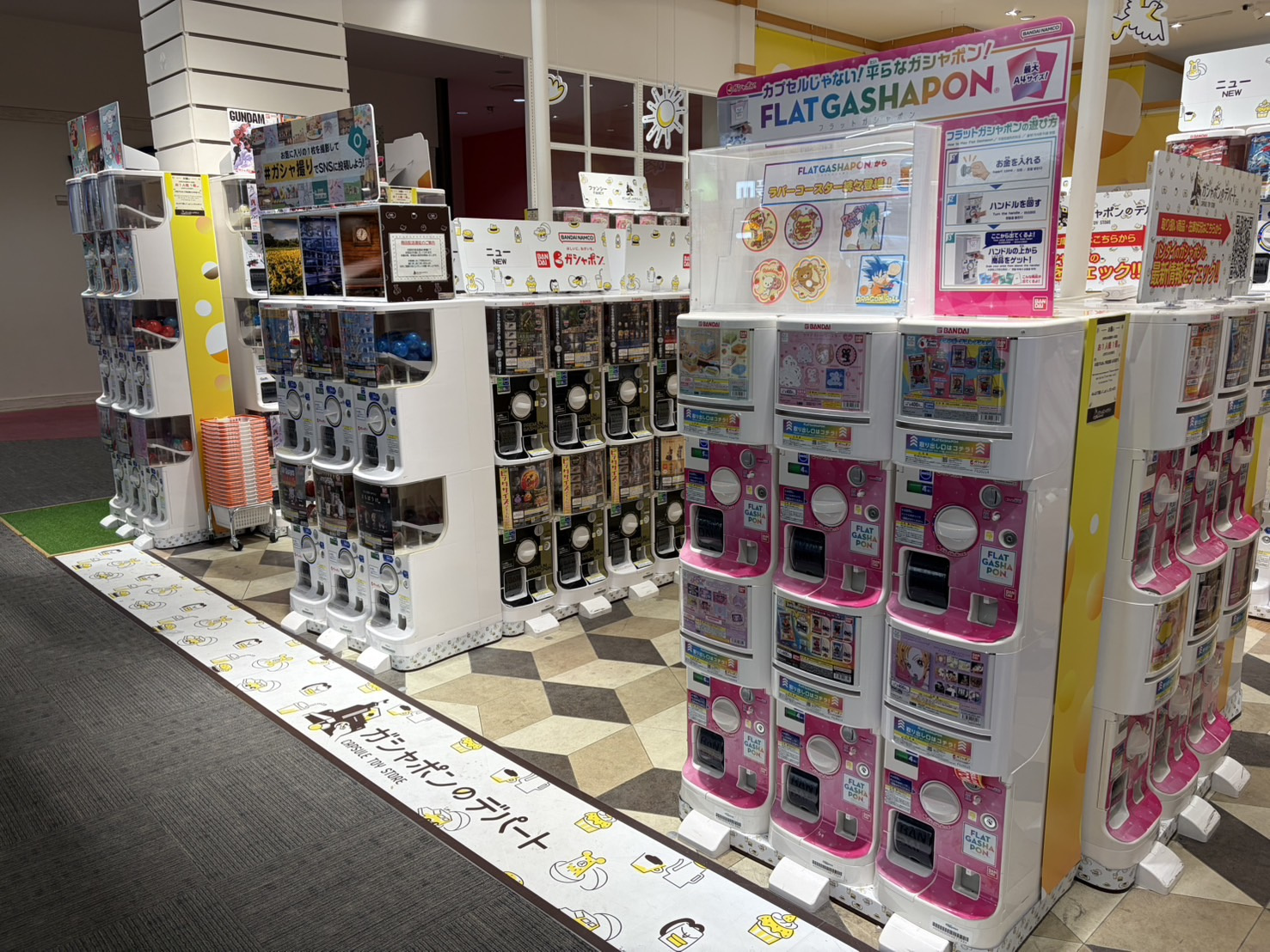 ガチャガチャ専門店に行ってきました♪最近のカプセルトイがすご...の画像