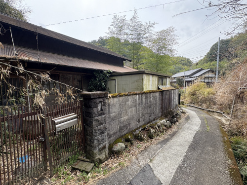 奈良県三郷町で古家付き土地を買取　伐採・残置物撤去後、家庭菜...の画像