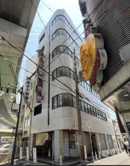 野田阪神駅前！レジャービル６階！ＢＡＲ居抜き店舗！約７．１坪...の画像
