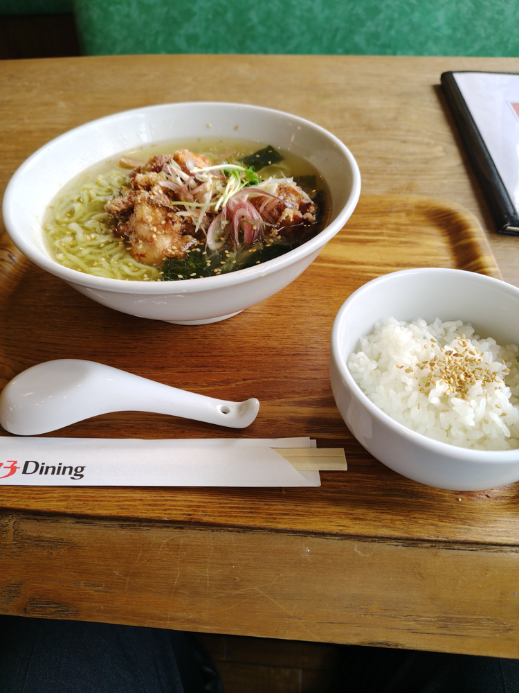 最新記事「アツアツ唐揚げ入り塩ラーメンの味好ダイニング」の画像