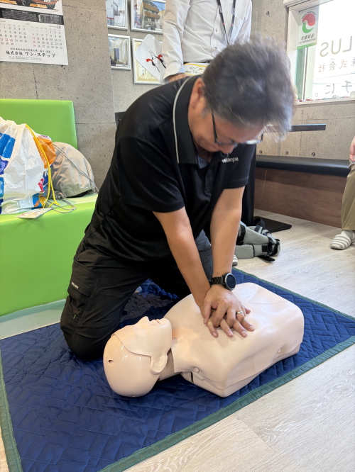 【実施レポート】命を救う技術を学ぶ！社員向けAED・心肺蘇生...の画像