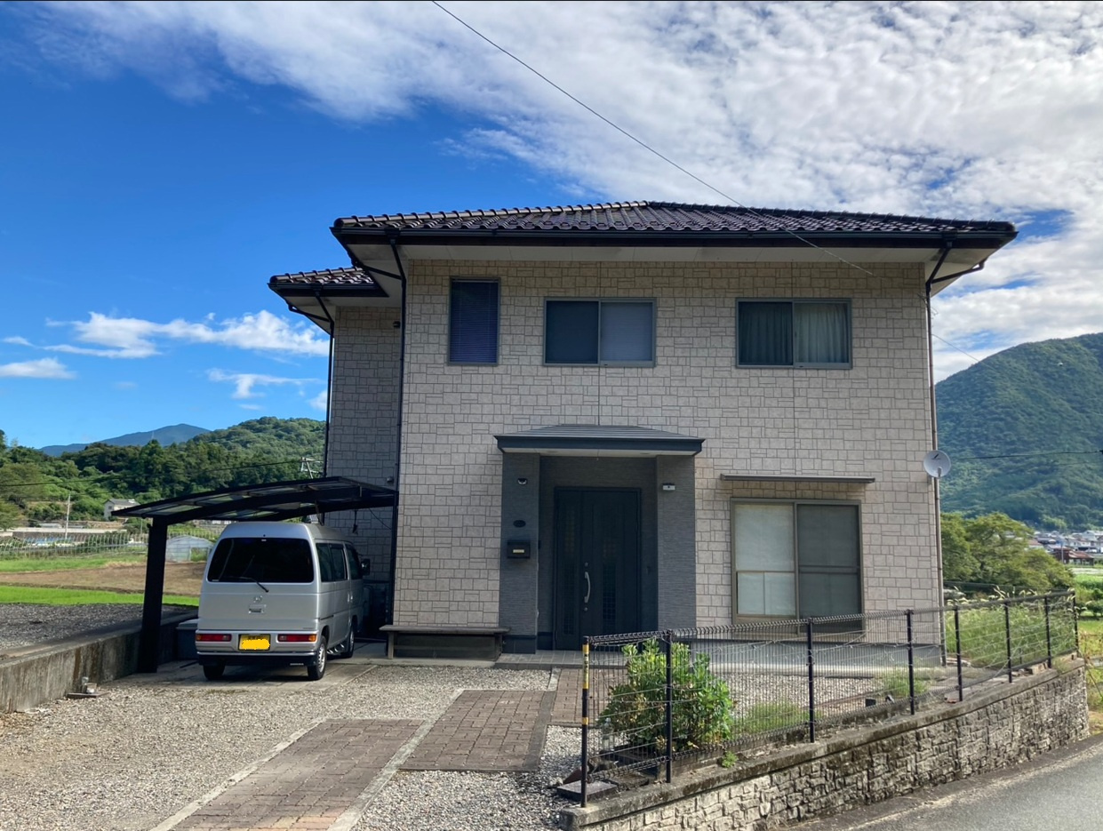 広々リビングと5部屋の個室が魅力♪　～大洲市菅田～の画像