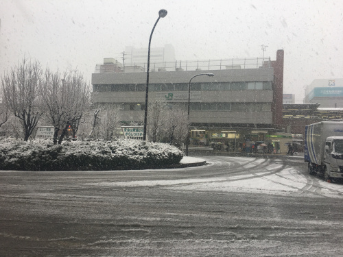 中野駅南口　雪の画像