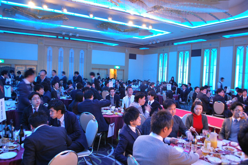 ☆新高円寺店から見た忘年会・表彰式☆の画像