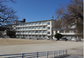 波多江小学校
