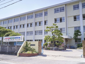 長尾中学校