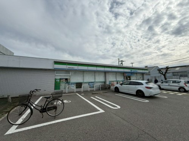 ファミリーマート 尼崎東初島町店の画像1