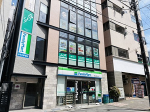ファミリーマート湘南台駅西口店の画像1