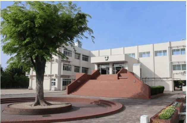上地小学校