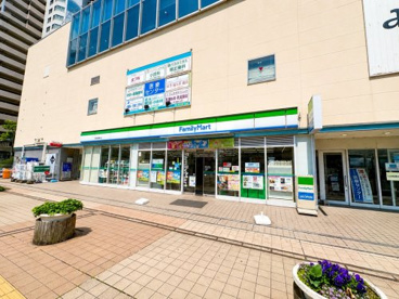 ファミリーマート 阪神尼崎駅北店の画像1
