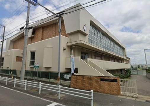 春日中学校