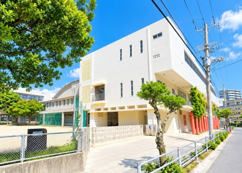 那覇小学校