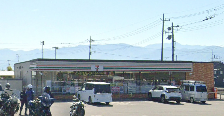 セブンイレブン 若草加賀美店