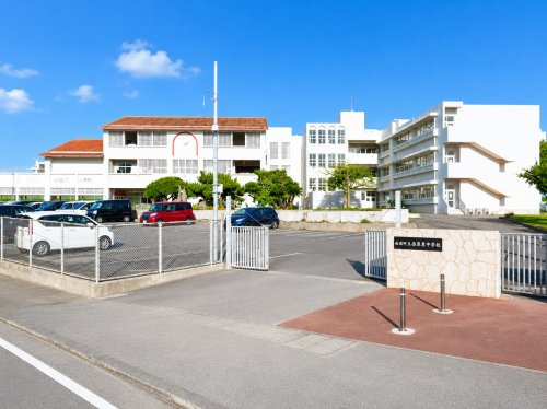 西原町立西原東中学校
