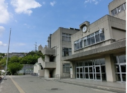 宝塚市立御殿山中学校情報ページ いえとちネット 土地情報のヤマト住建