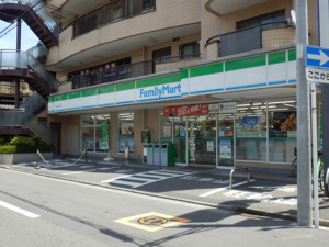 ファミリーマート幸区役所前店の画像1