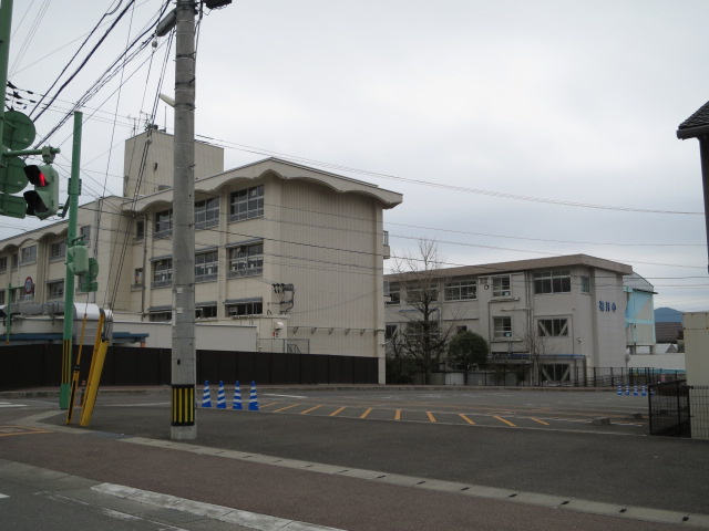 初月小学校