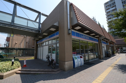 ローソン阪急仁川駅前店の画像1
