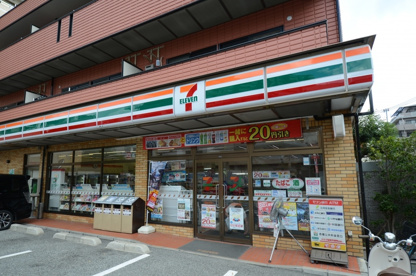 セブンイレブン宝塚湯本町の画像1