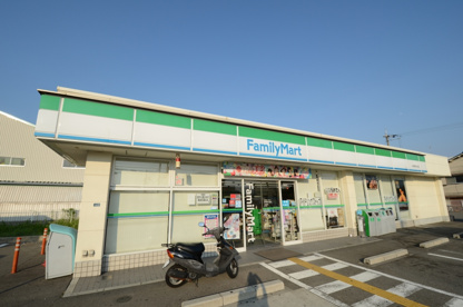 ファミリーマート御所の前店の画像2